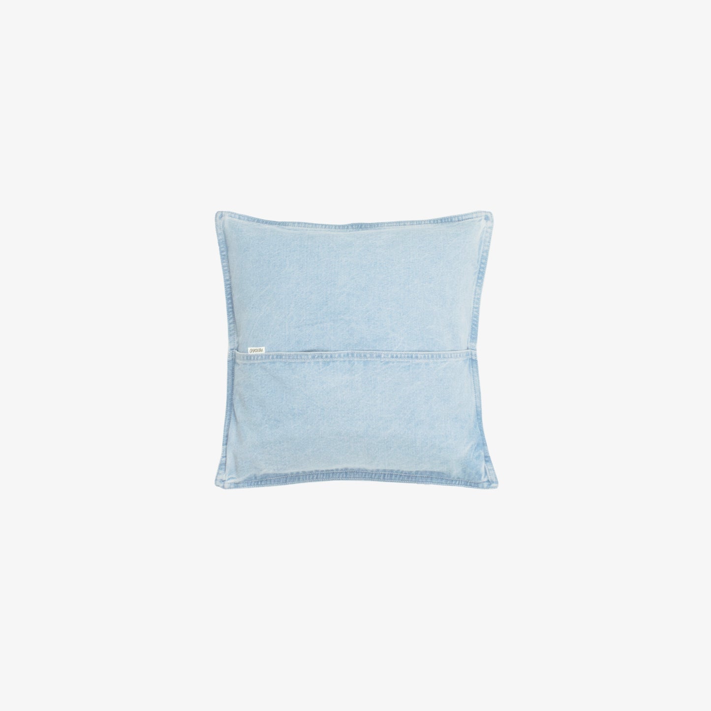 coussins de créateur artistique et original Coussin carré 40x40cm imprimé au laser en plein sur le devant. Denim deep indigo bleached 100% coton. Surpiqûres contrastées blanches gros fil.