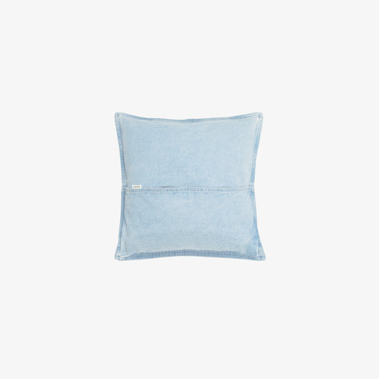 coussins de créateur artistique et original Coussin carré 40x40cm imprimé au laser en plein sur le devant. Denim deep indigo bleached 100% coton. Surpiqûres contrastées blanches gros fil.