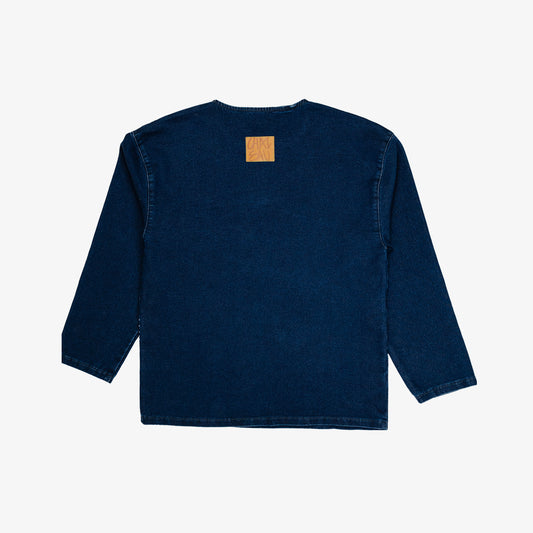 Marinière en jogg jeans avec dessin imprimé laser au trait sur le devant. Maille indigo 83%coton-15%plolyester-2%elastane. Surpiqûres gros fil ton sur ton. Jacron cuir embossés, personnalisés.