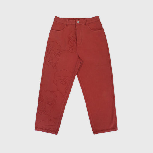 Pantalon 4P en coton brique 100%, coupe droite structurée avec broderies ton sur ton sur la jambe. Atelier Chazeau, marque française de streetwear premium mixte.