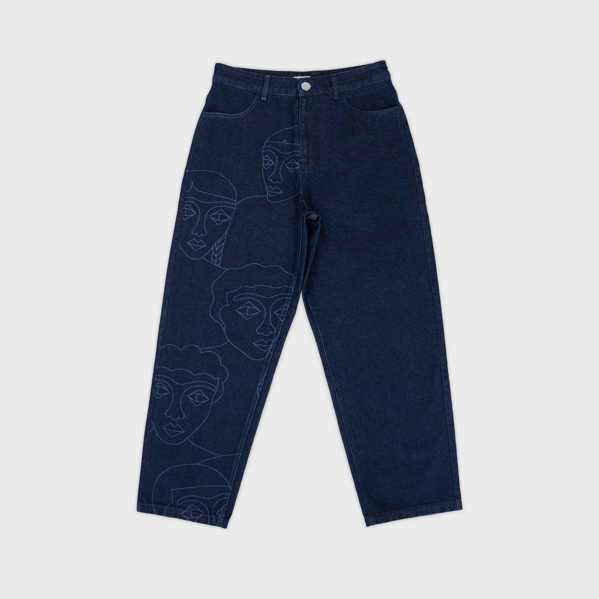 Pantalon 4P en denim indigo 100% coton avec impression laser haute définition sur la jambe. Atelier Chazeau, marque française de streetwear premium mixte.