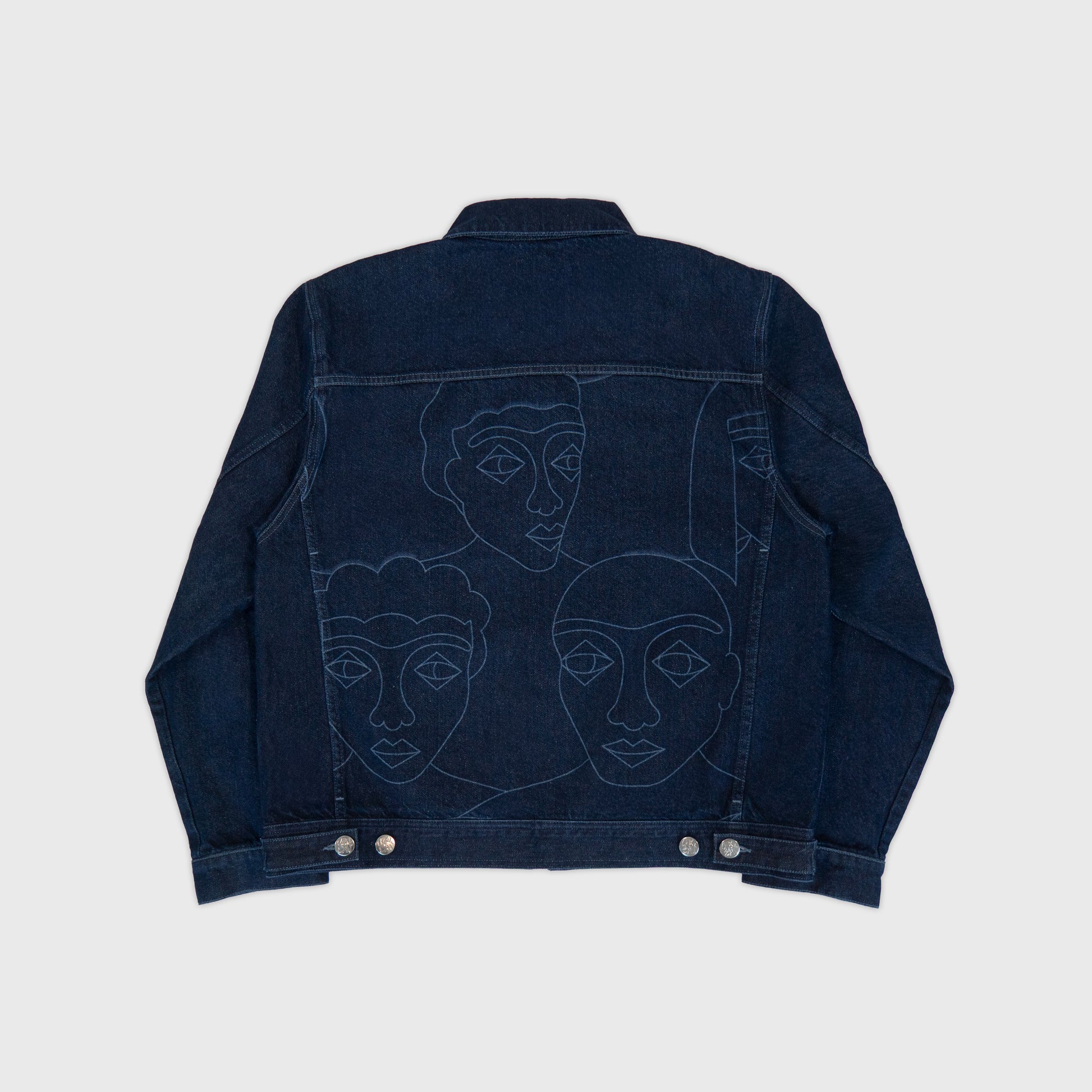 Veste trucker denim indigo avec grande impression laser haute définition au dos. Atelier Chazeau, marque française de streetwear premium mixte.
